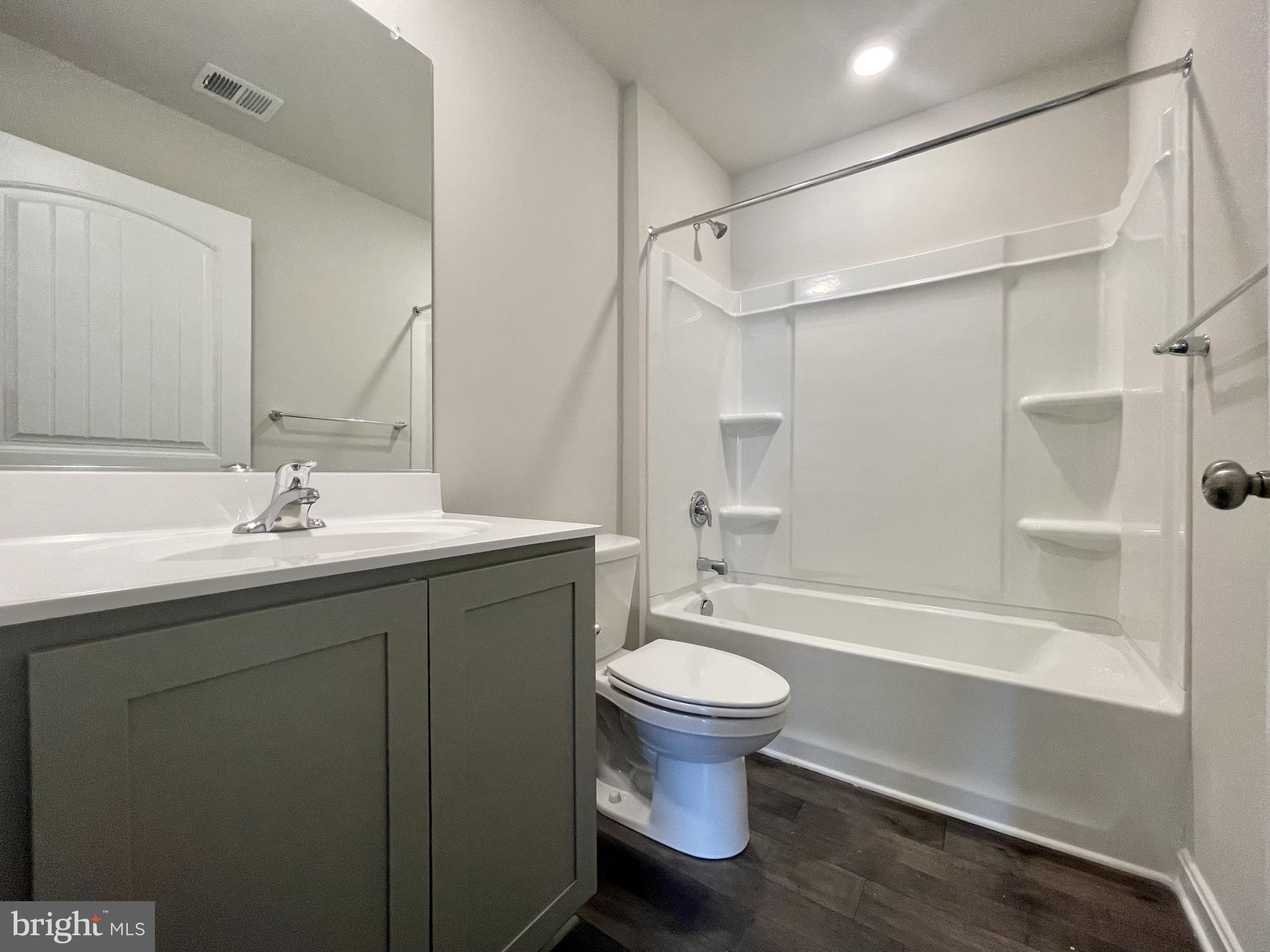 THE GRANARY AT DRAPER FARM - Residential