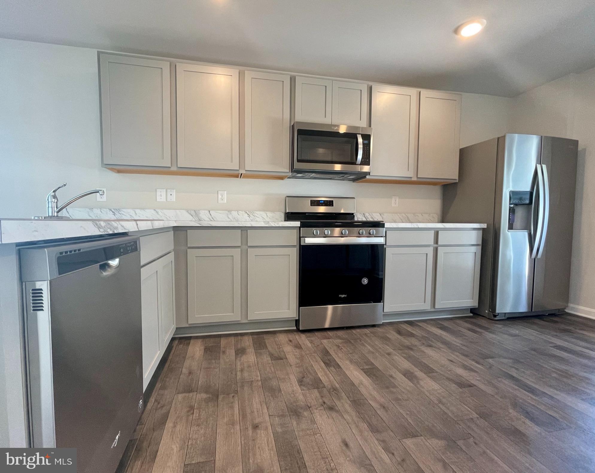 THE GRANARY AT DRAPER FARM - Residential