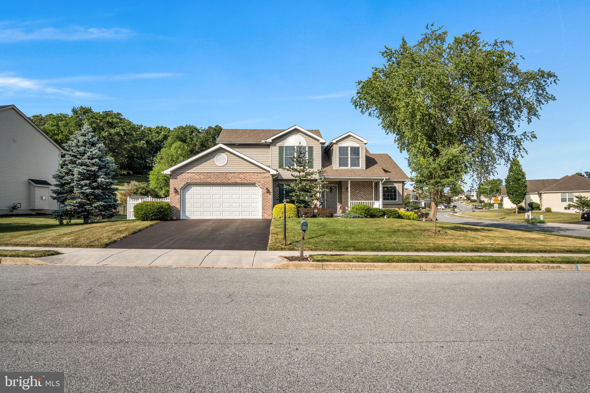 7 LARCH LANE