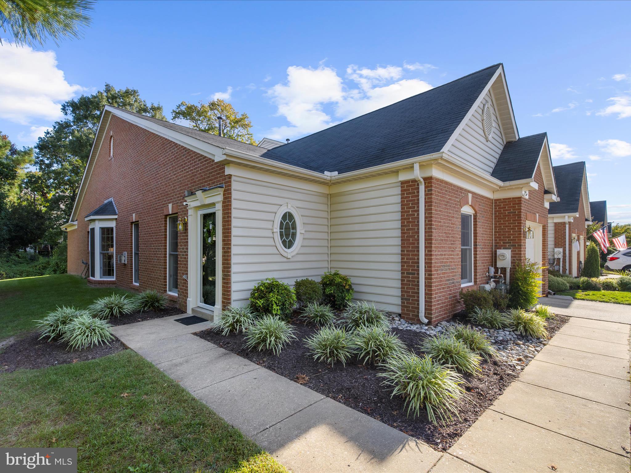 301 COLONY POINT PLACE