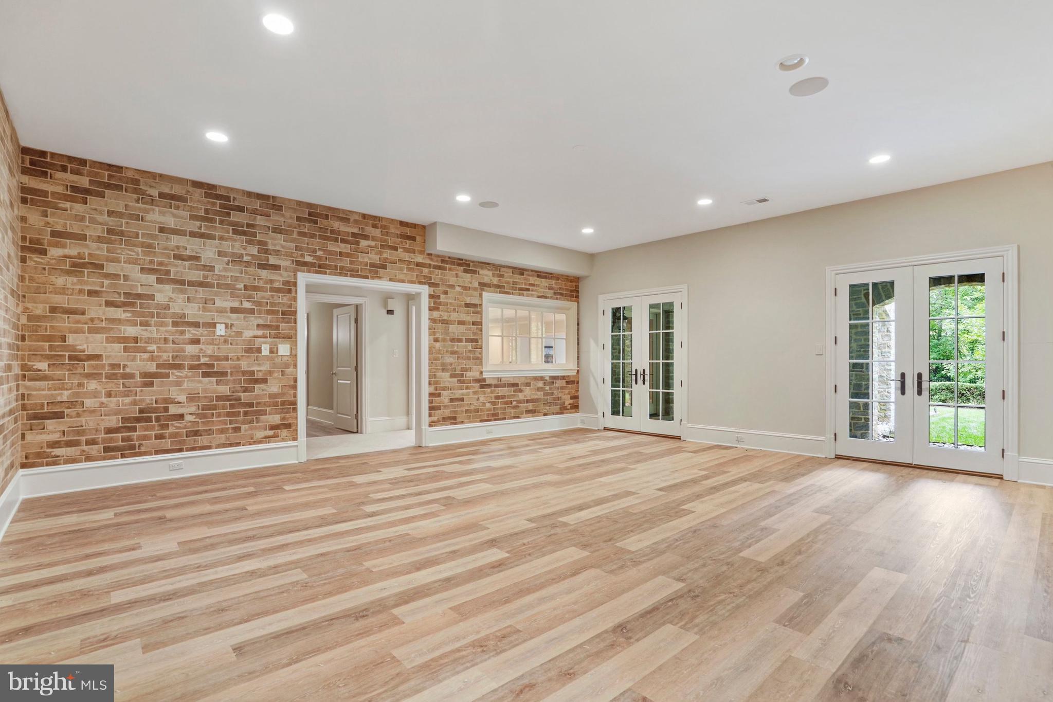 LANGLEY FARMS - Residential