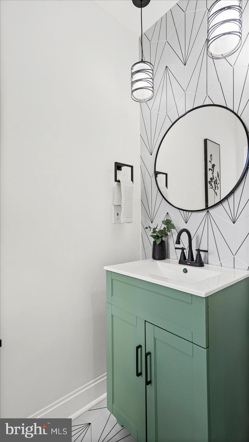 EAST BALTIMORE MIDWAY - Residential