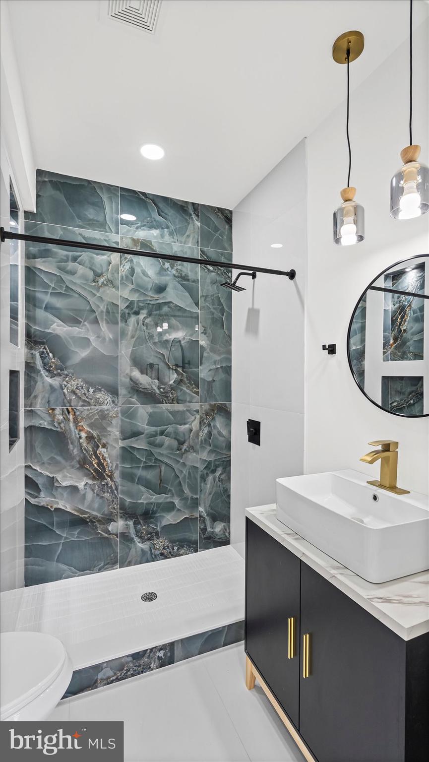 EAST BALTIMORE MIDWAY - Residential