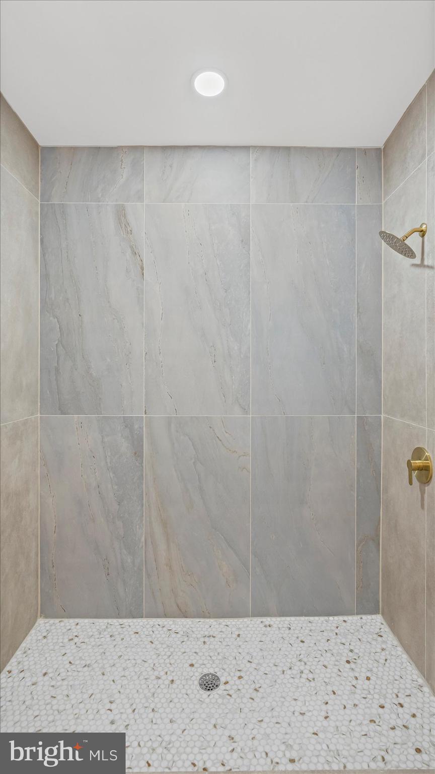 EAST BALTIMORE MIDWAY - Residential