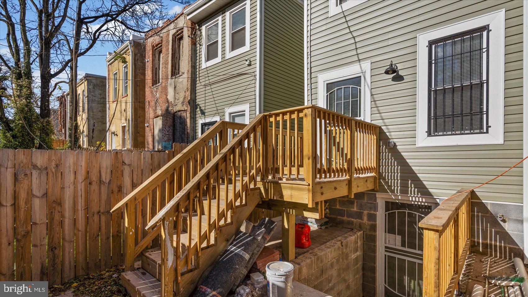 EAST BALTIMORE MIDWAY - Residential