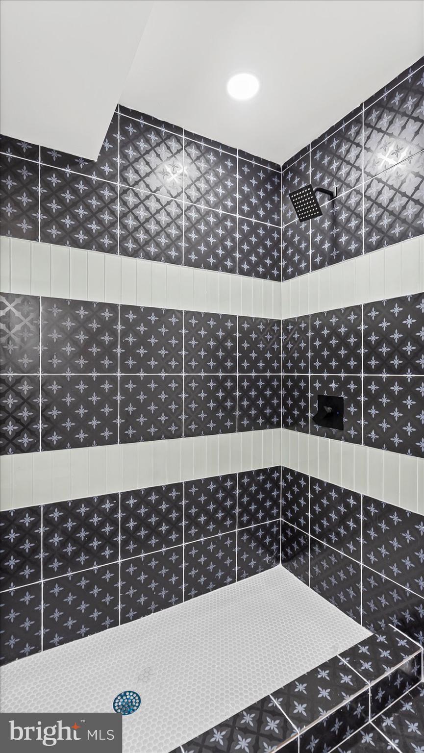 EAST BALTIMORE MIDWAY - Residential