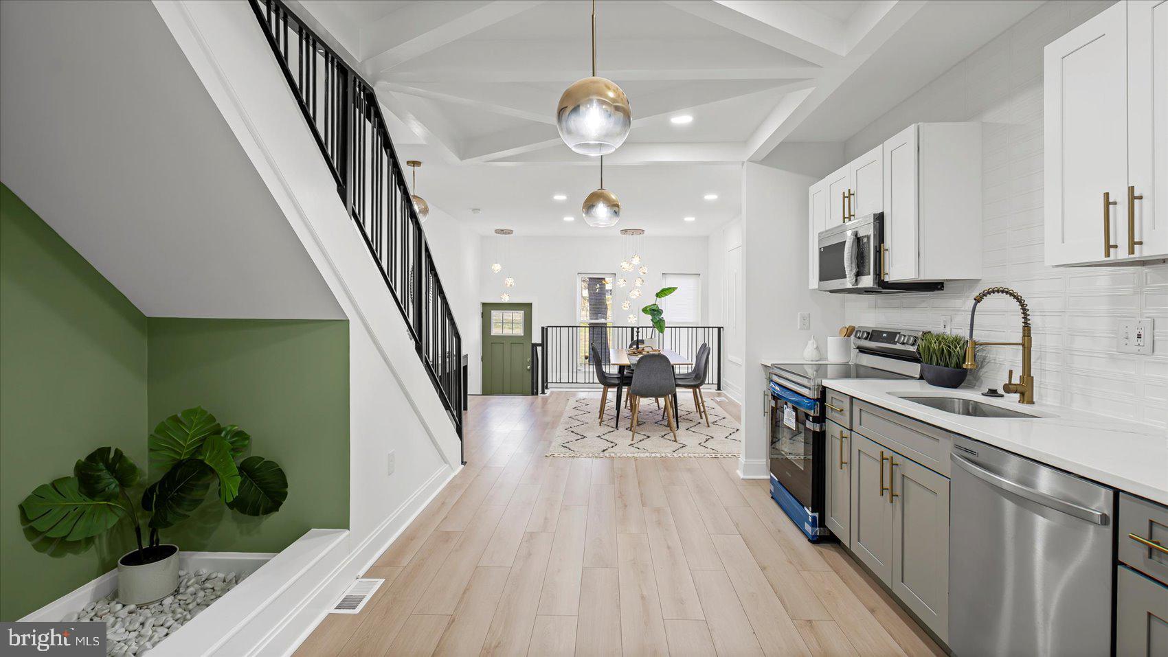 EAST BALTIMORE MIDWAY - Residential