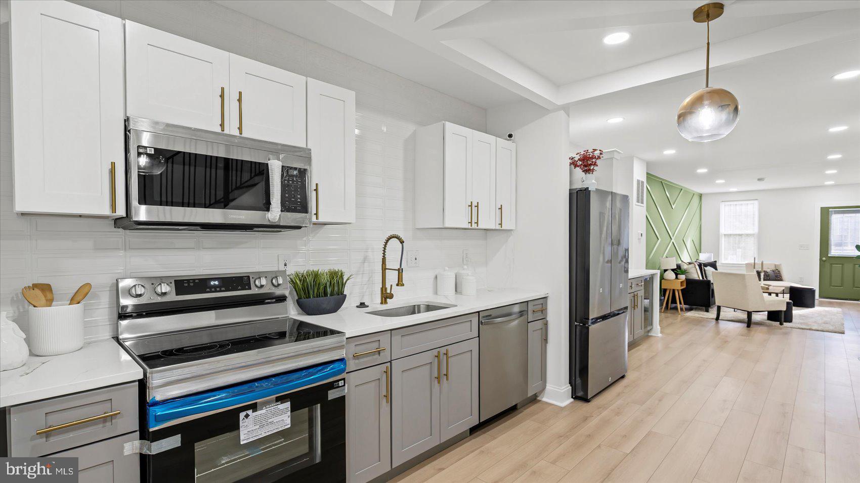 EAST BALTIMORE MIDWAY - Residential