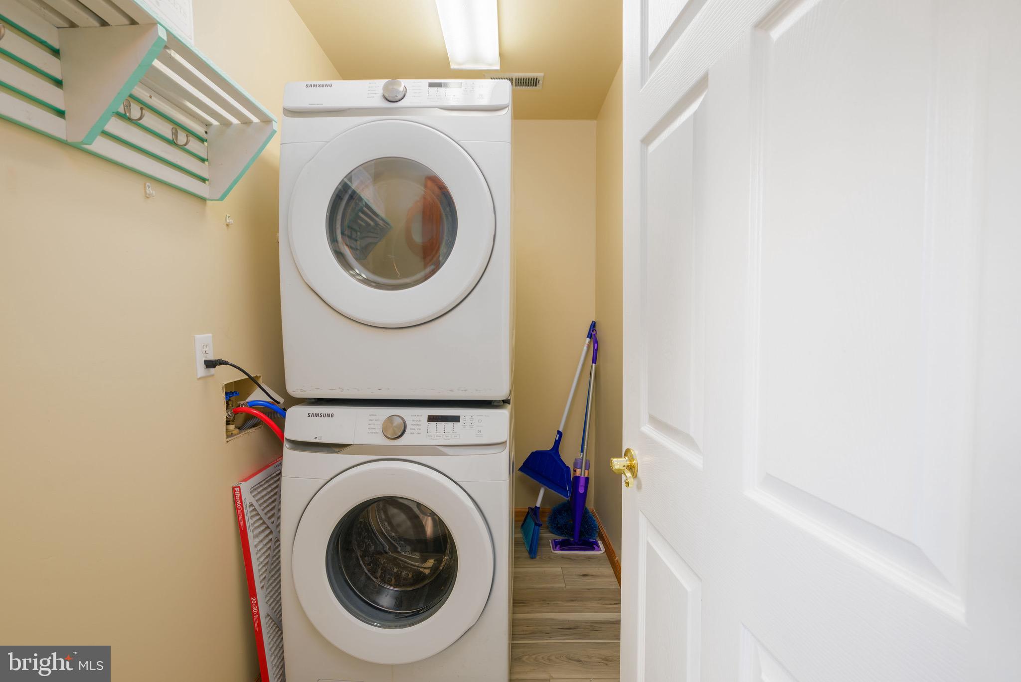 KING WILLIAMS COURT - Residential