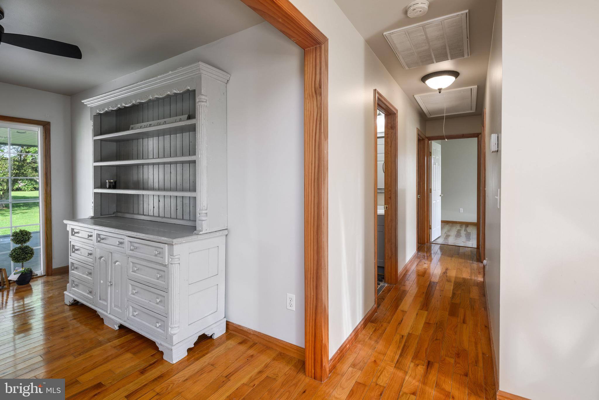 KING WILLIAMS COURT - Residential