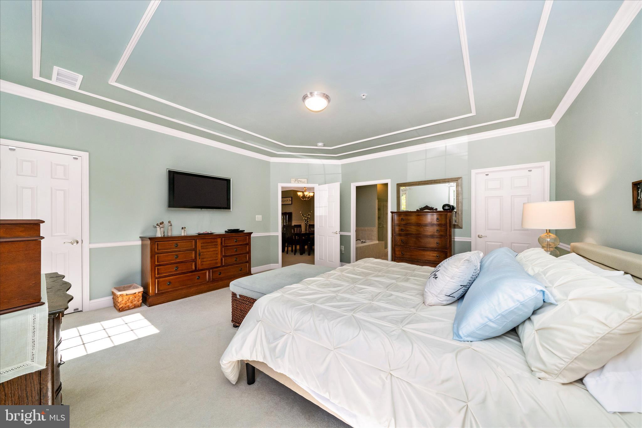 KENDALL OVERLOOK CONDOMINIUMS - Residential