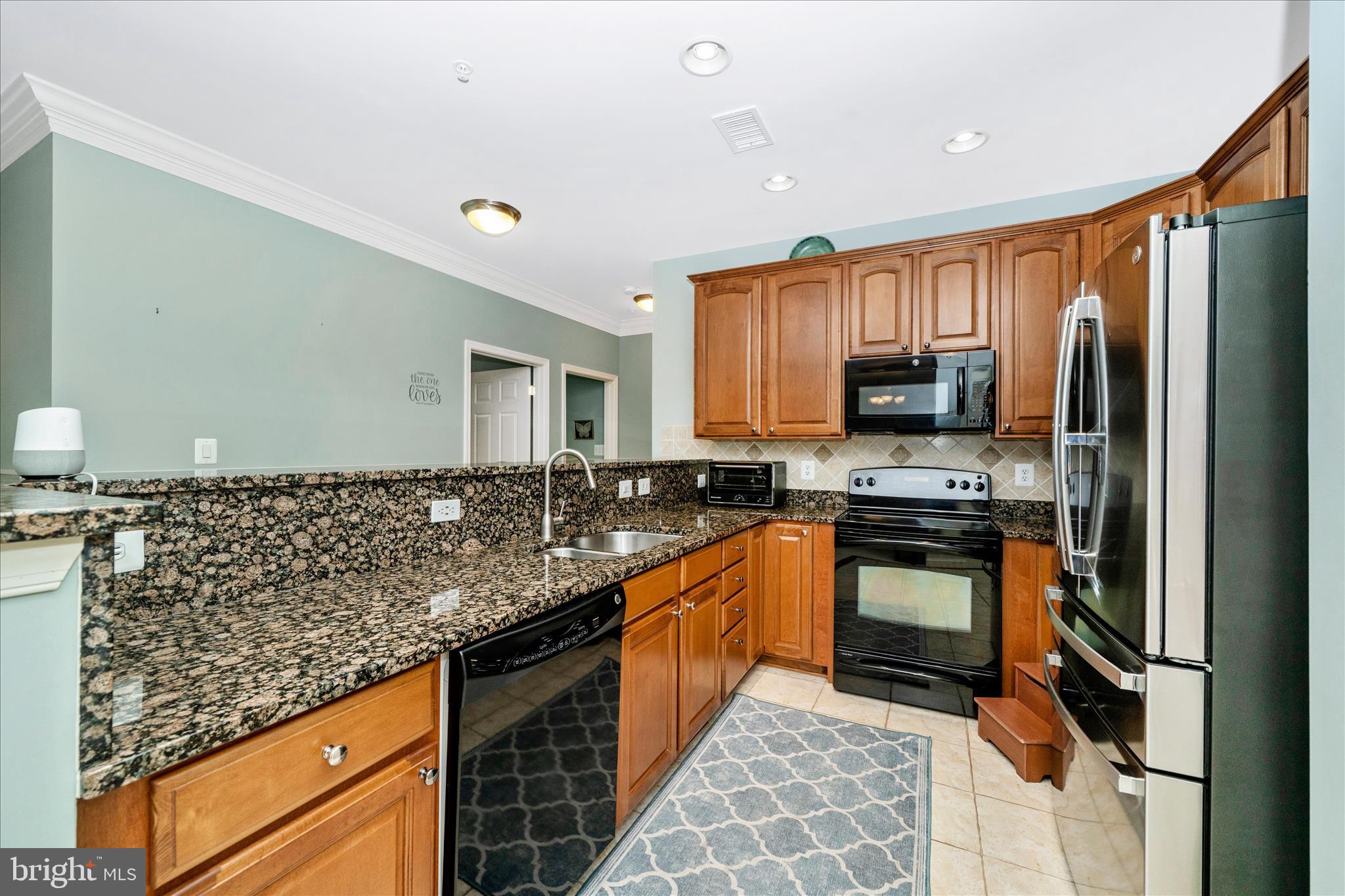 KENDALL OVERLOOK CONDOMINIUMS - Residential