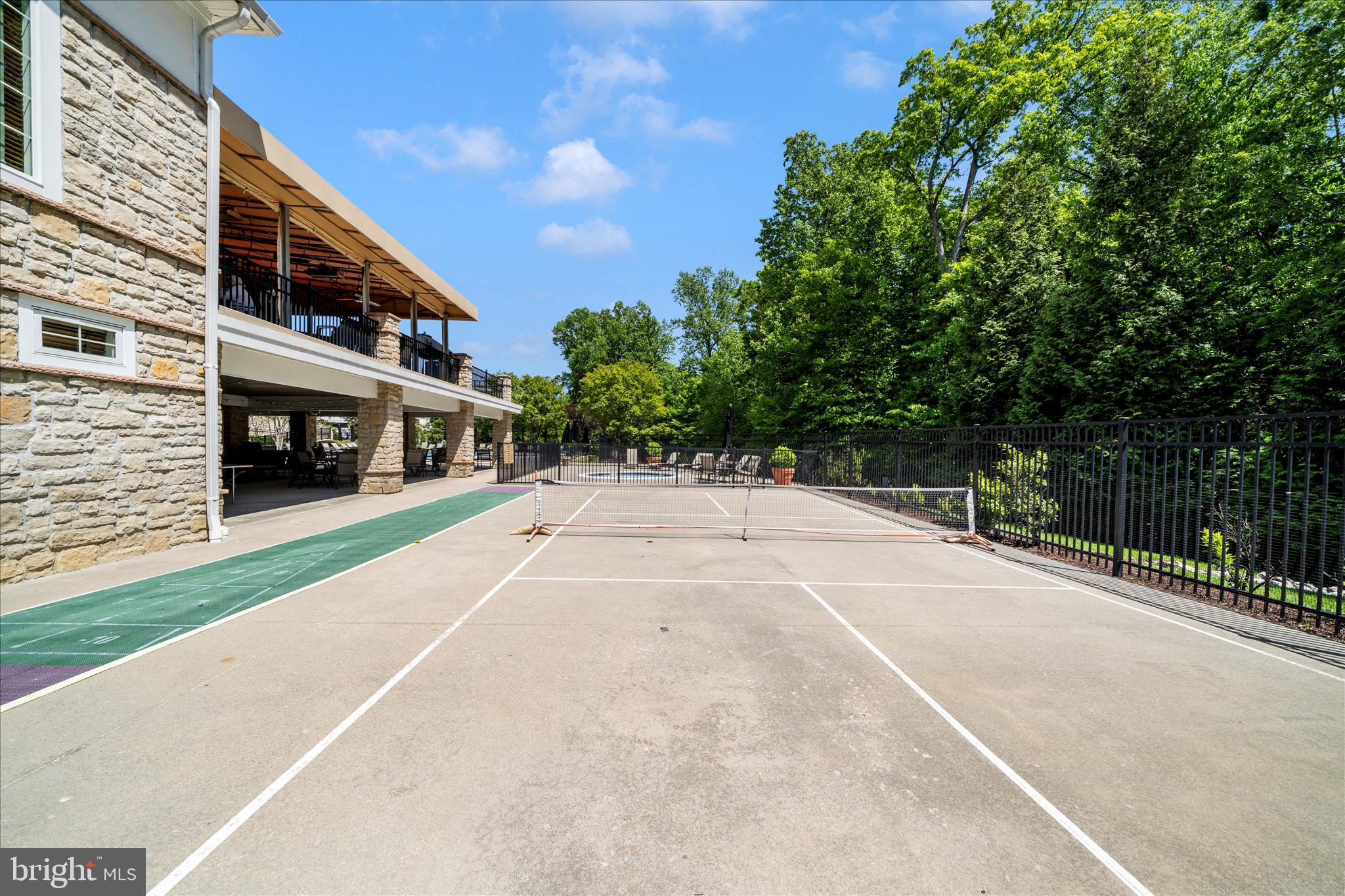 KENDALL OVERLOOK CONDOMINIUMS - Residential
