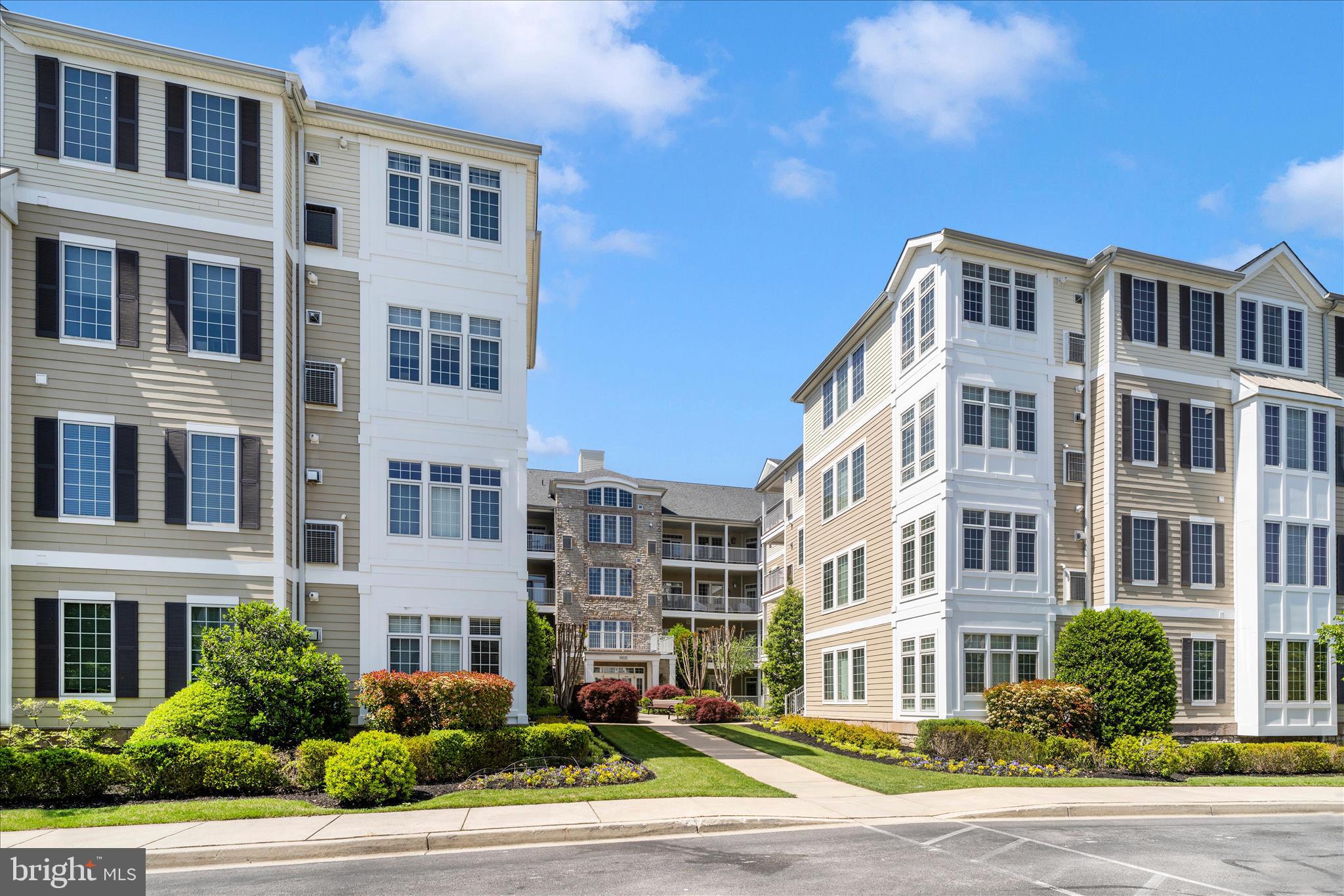 KENDALL OVERLOOK CONDOMINIUMS - Residential