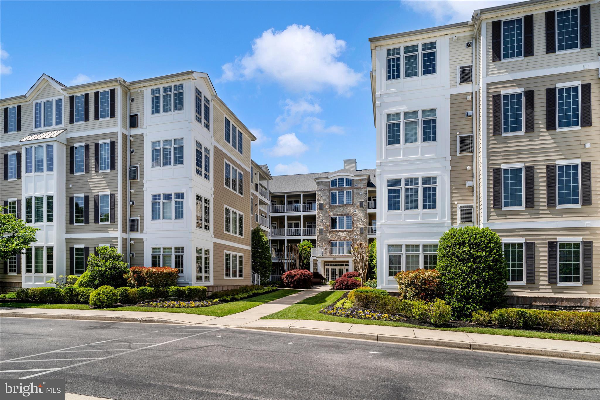 KENDALL OVERLOOK CONDOMINIUMS - Residential