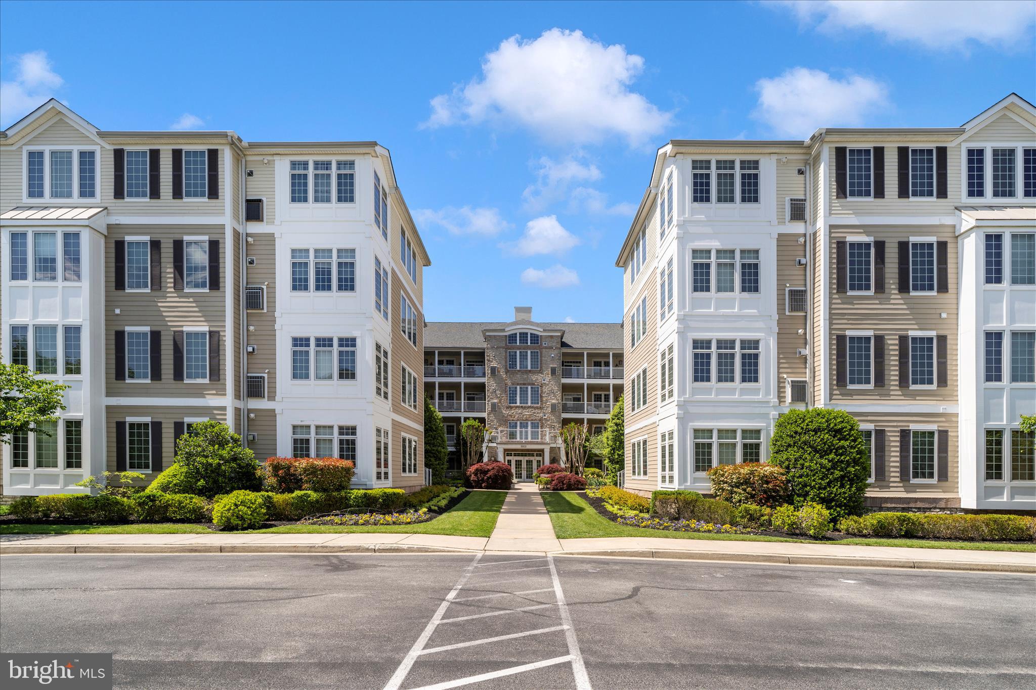 KENDALL OVERLOOK CONDOMINIUMS - Residential