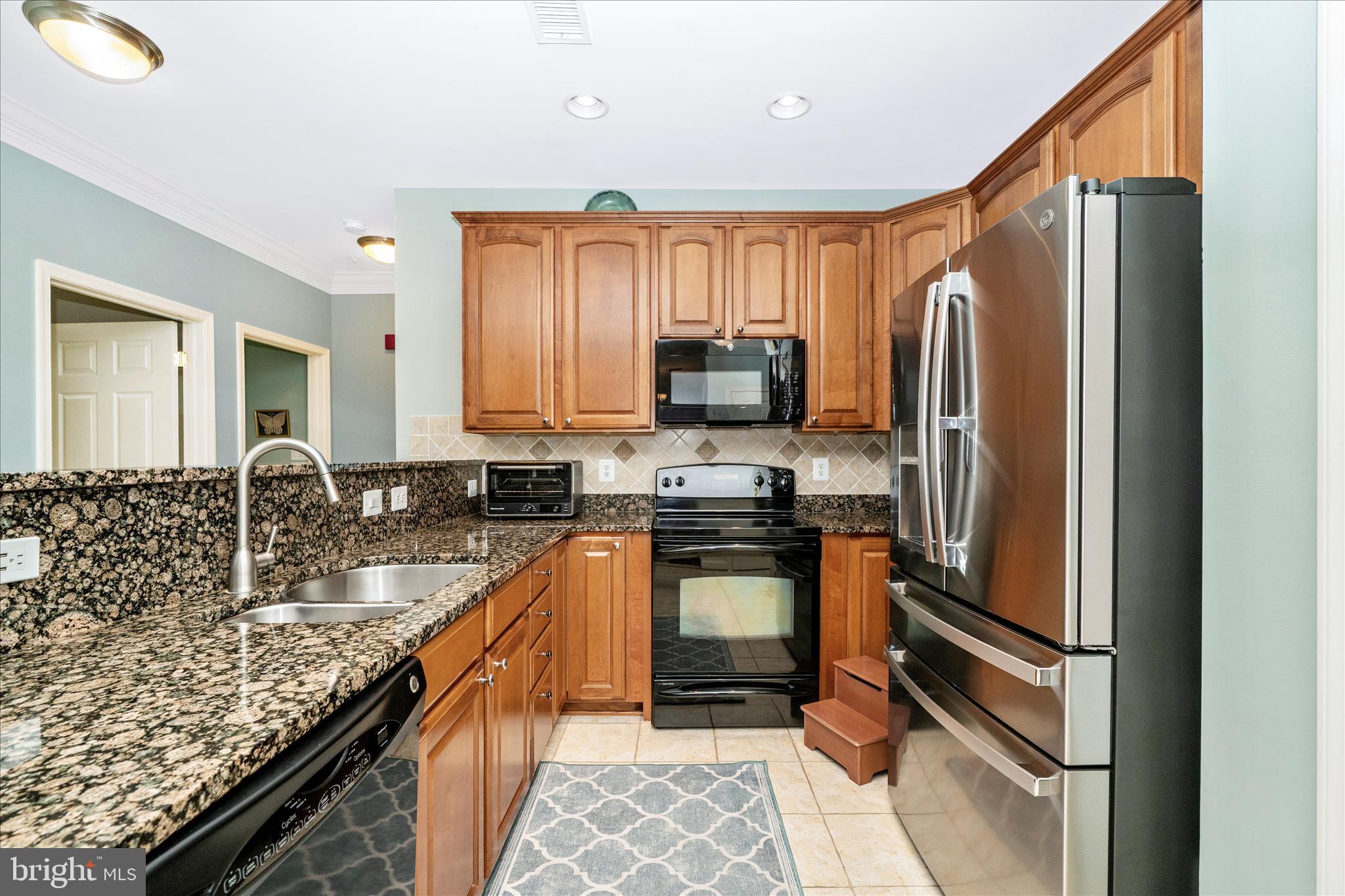 KENDALL OVERLOOK CONDOMINIUMS - Residential