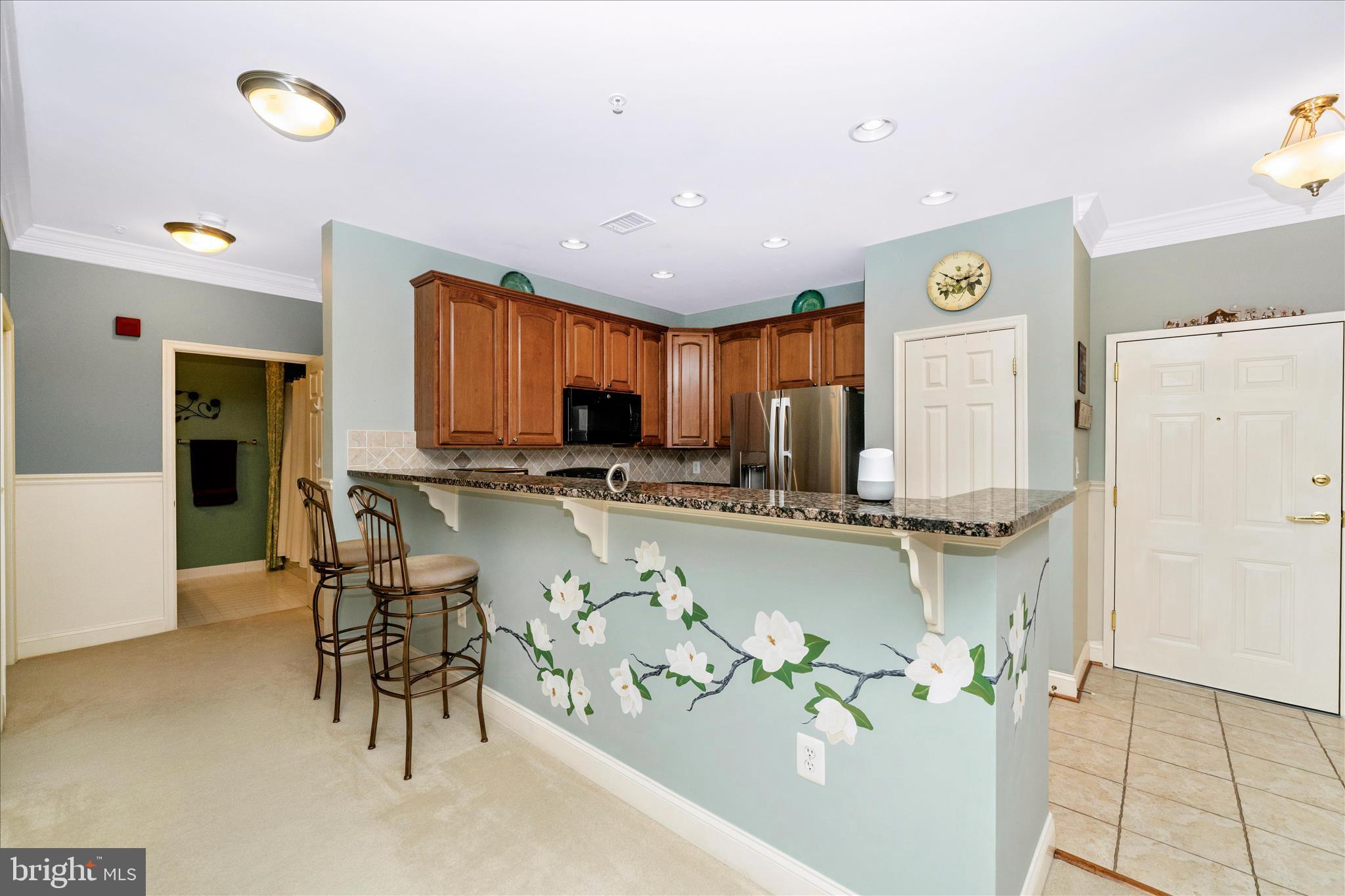 KENDALL OVERLOOK CONDOMINIUMS - Residential