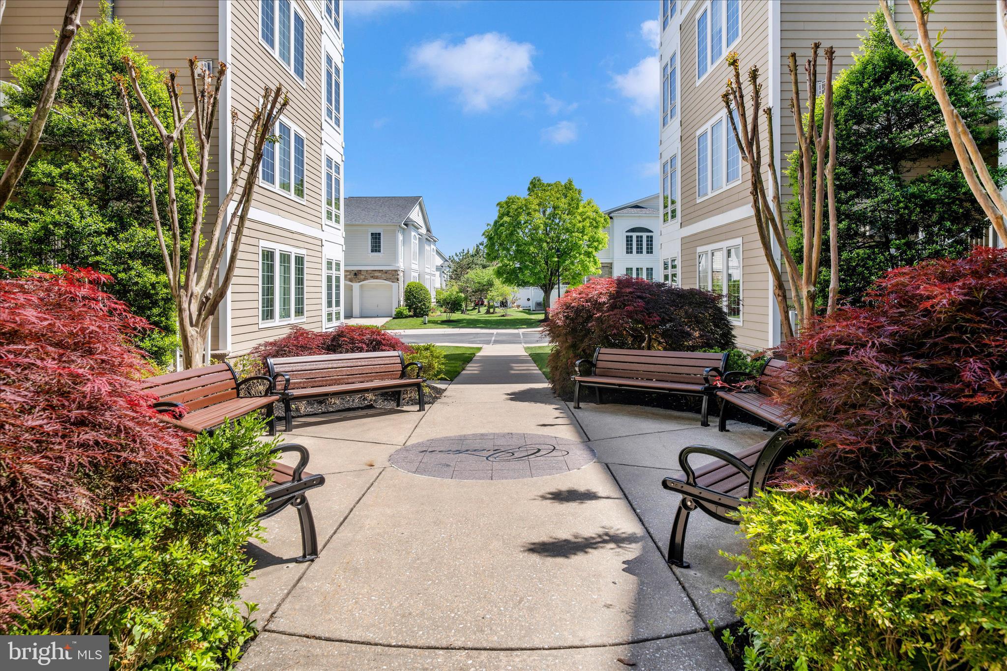 KENDALL OVERLOOK CONDOMINIUMS - Residential