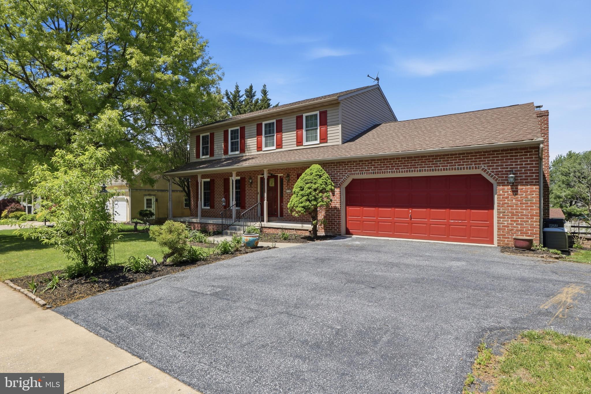 2933 RIDINGS WAY