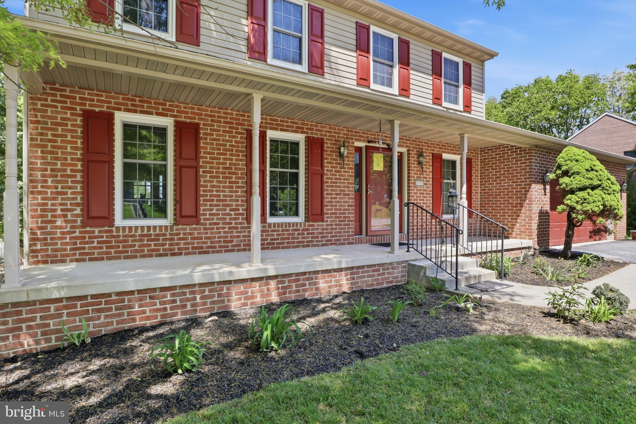 2933 RIDINGS WAY