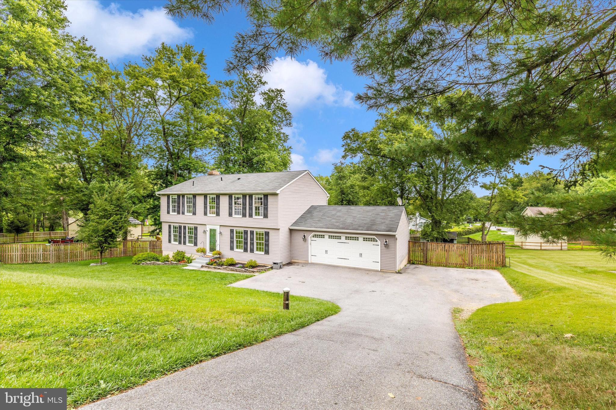 5606 MANOR DRIVE