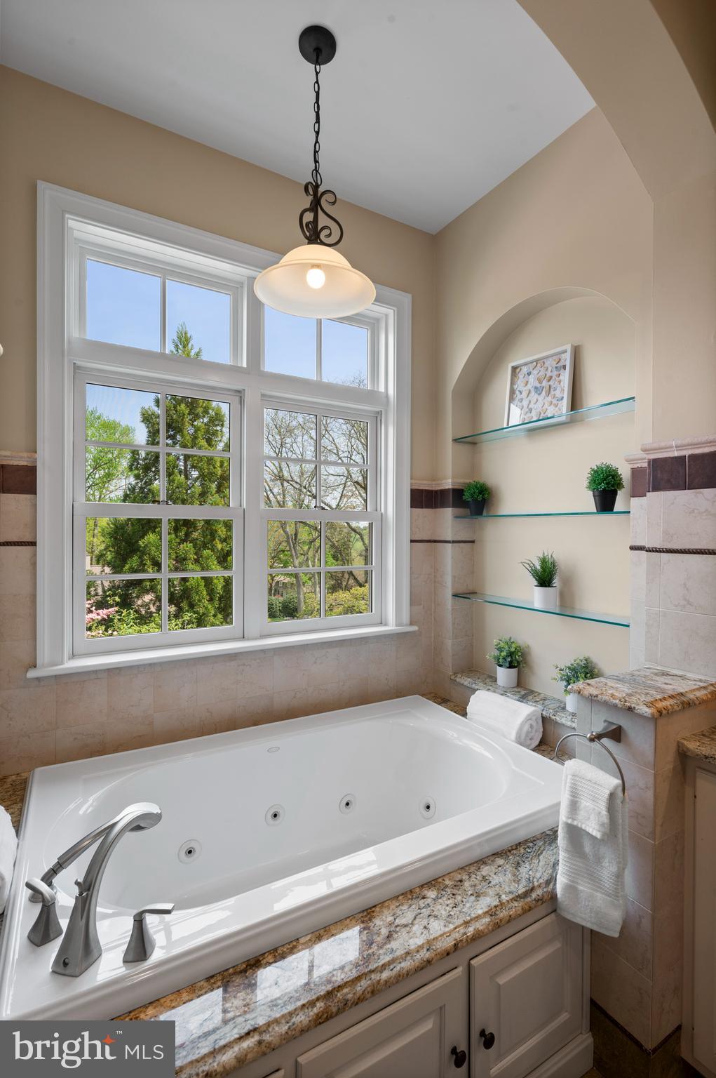 GLADWYNE - Residential