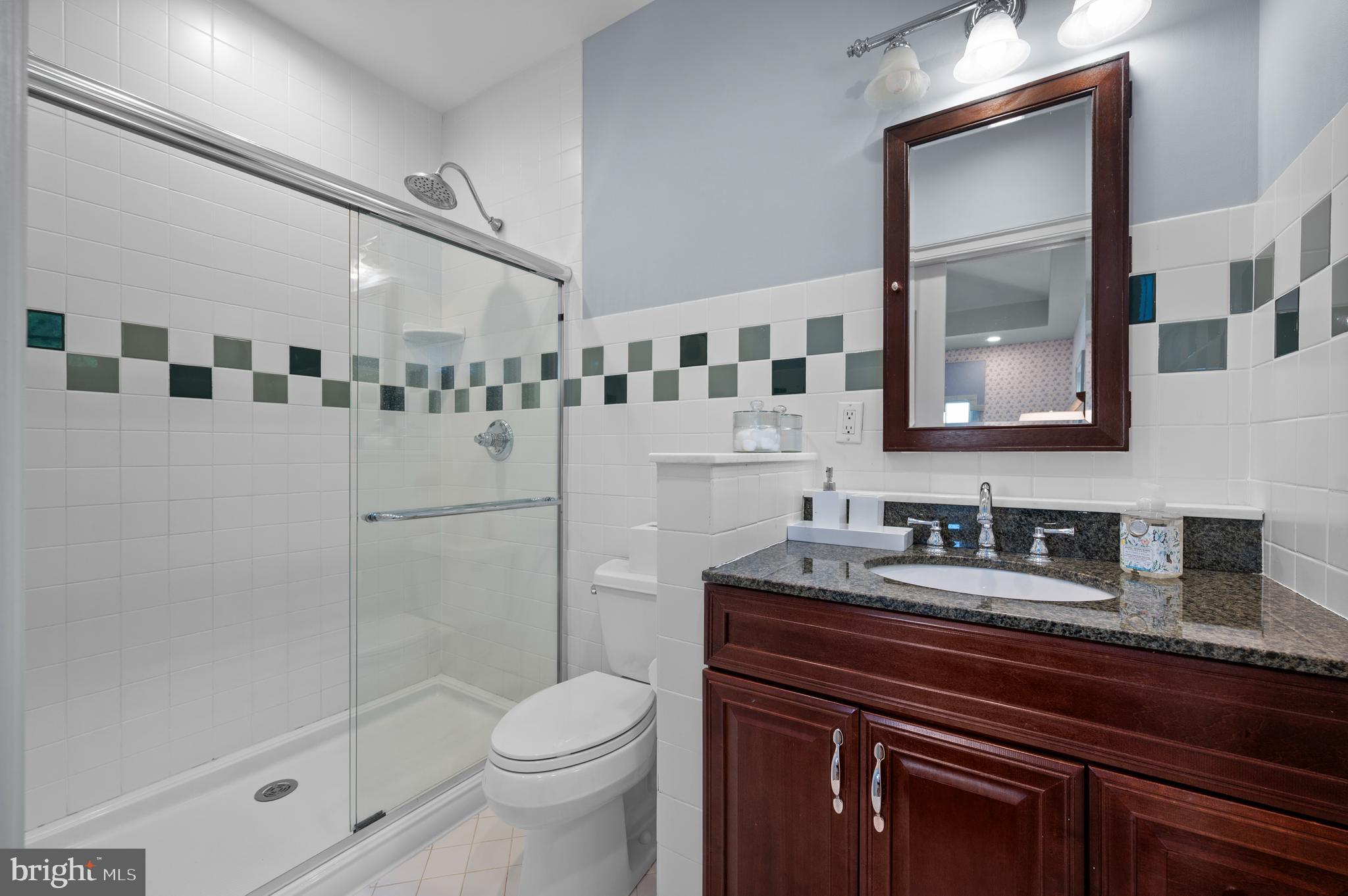 GLADWYNE - Residential