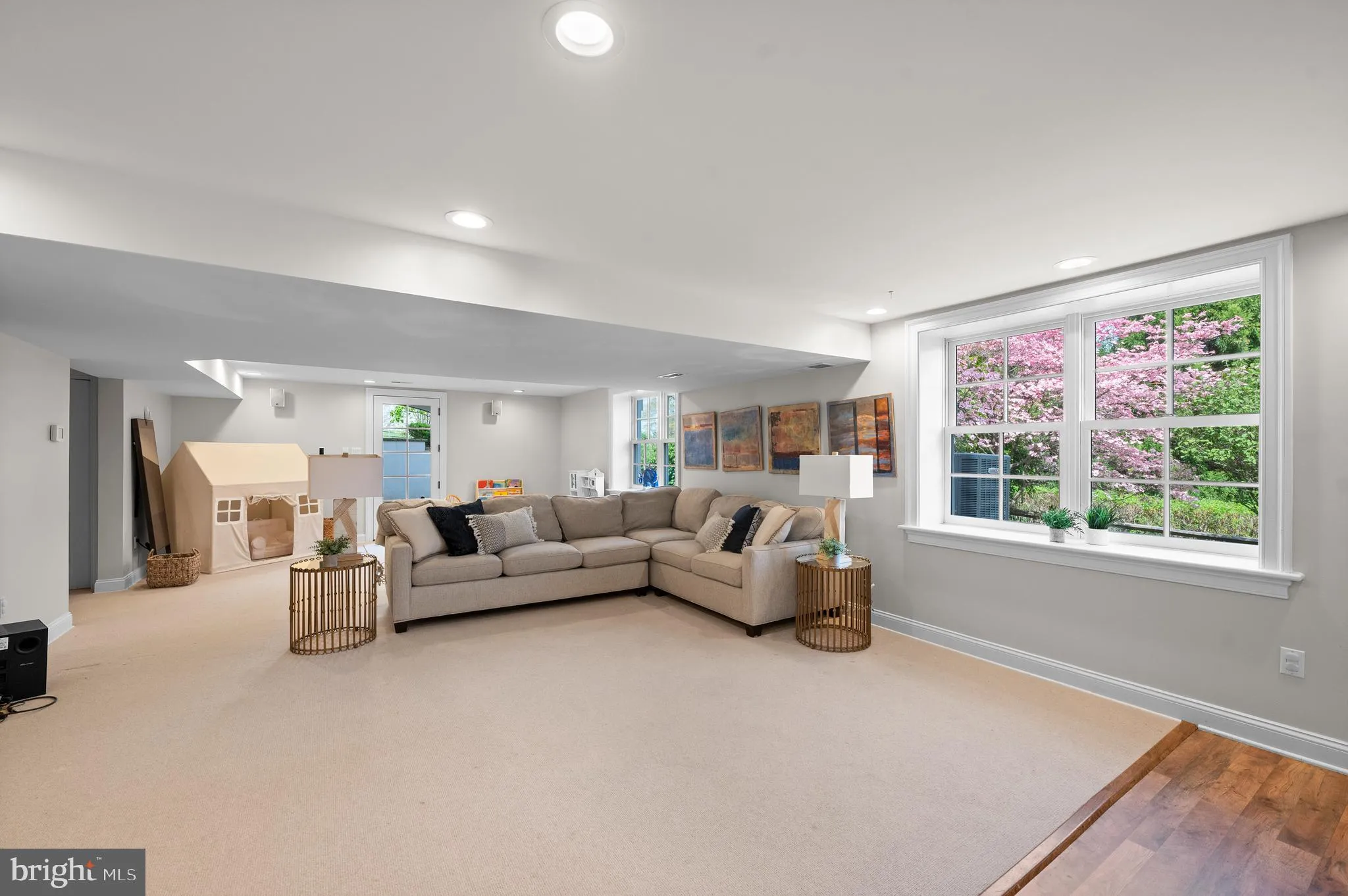 Gladwyne, Pennsylvania 19035, United States, 5 Bedrooms Bedrooms, ,7 BathroomsBathrooms,Residential,Pending,117558