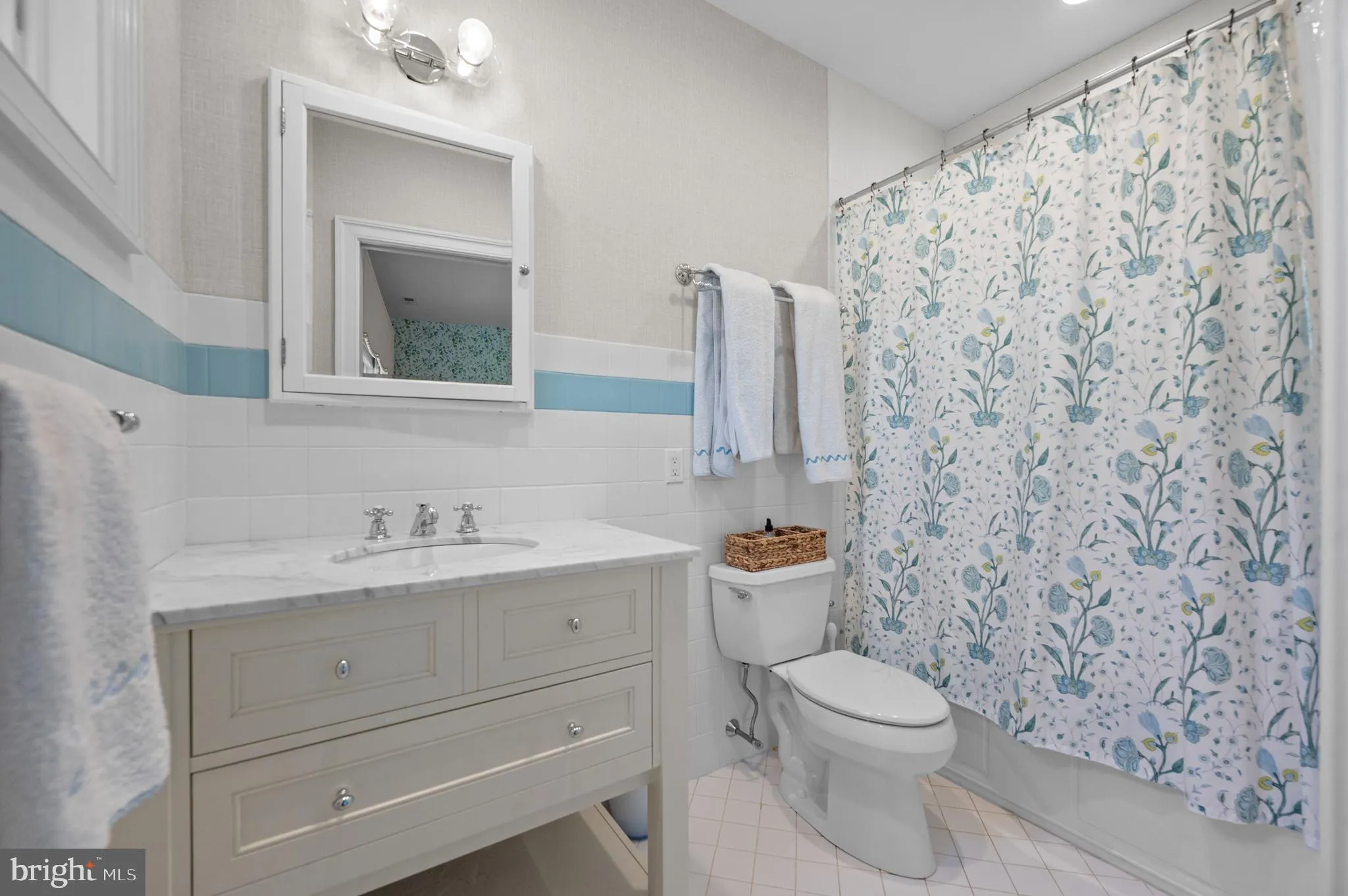 Gladwyne, Pennsylvania 19035, United States, 5 Bedrooms Bedrooms, ,7 BathroomsBathrooms,Residential,Pending,117558