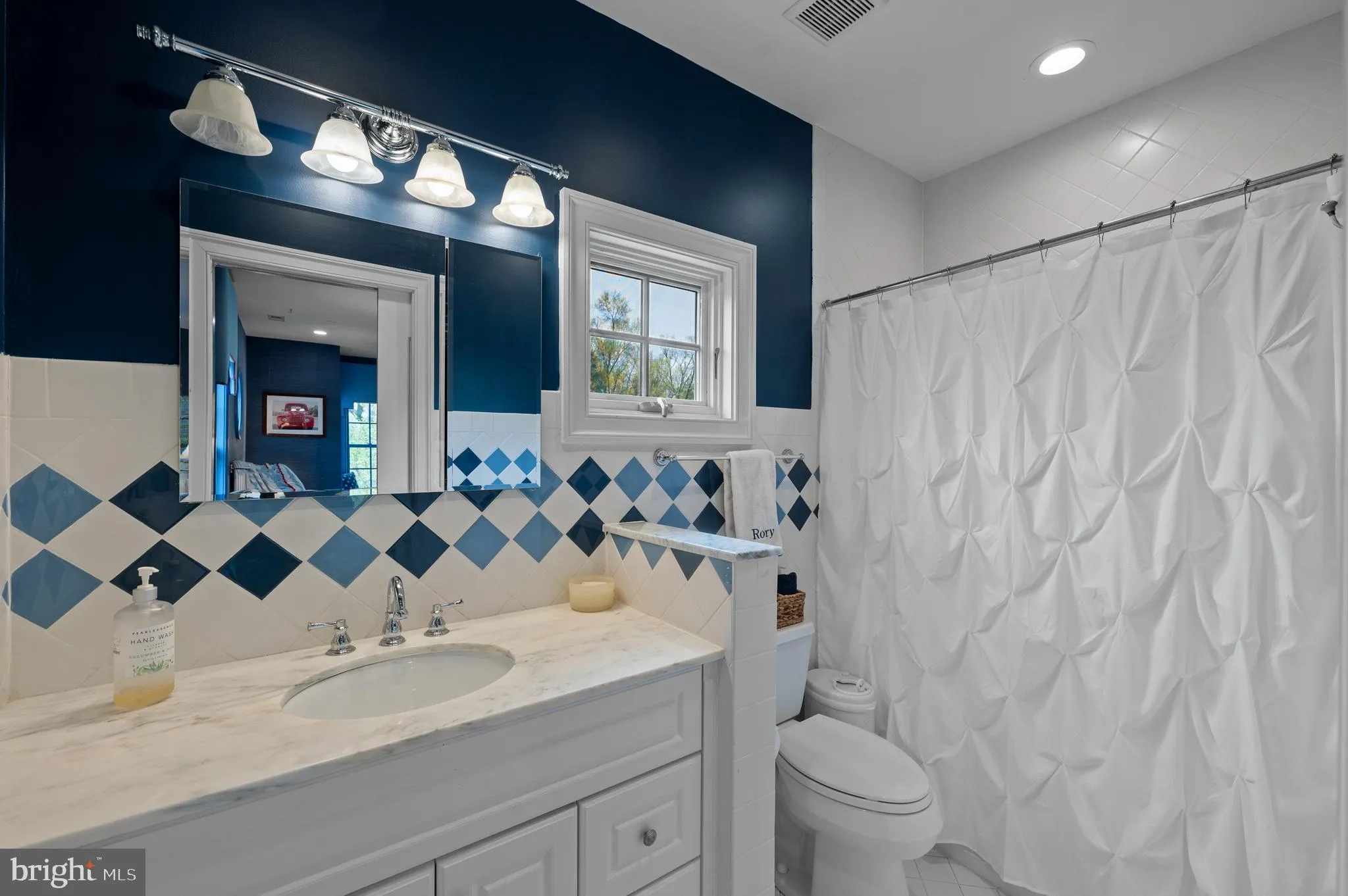 Gladwyne, Pennsylvania 19035, United States, 5 Bedrooms Bedrooms, ,7 BathroomsBathrooms,Residential,Pending,117558