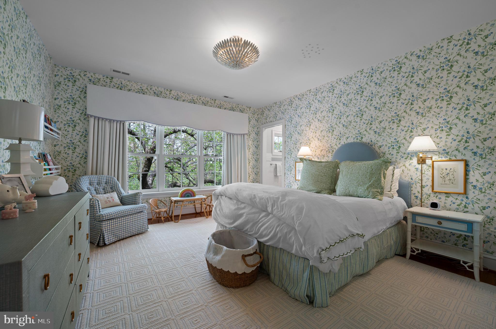 GLADWYNE - Residential