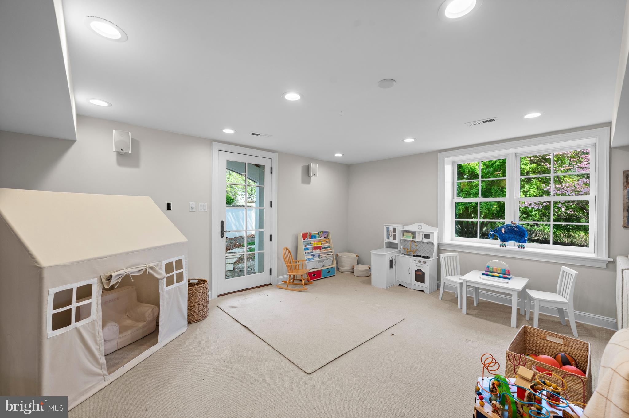 GLADWYNE - Residential