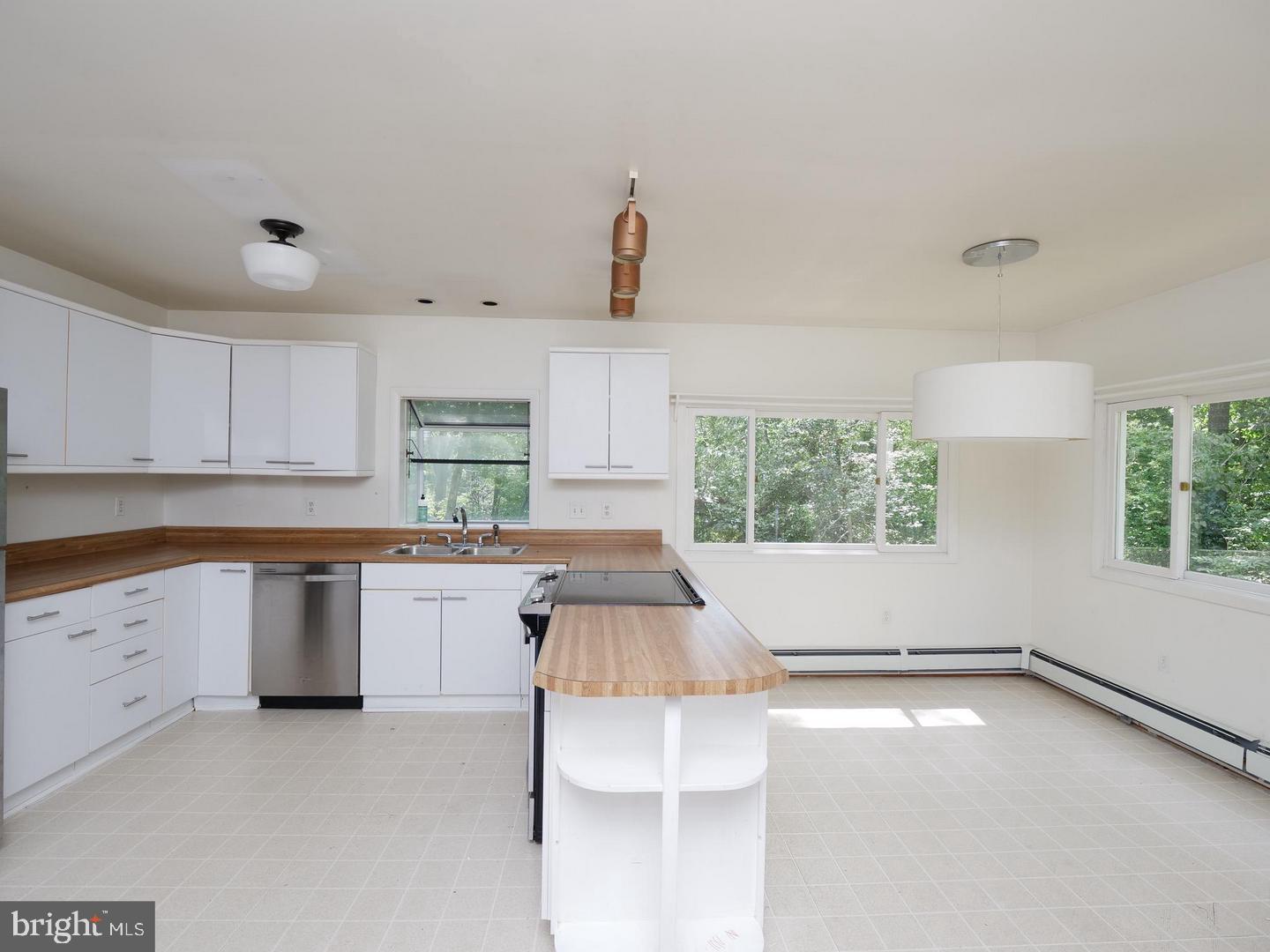 LAKELAND REVISED - Residential Lease