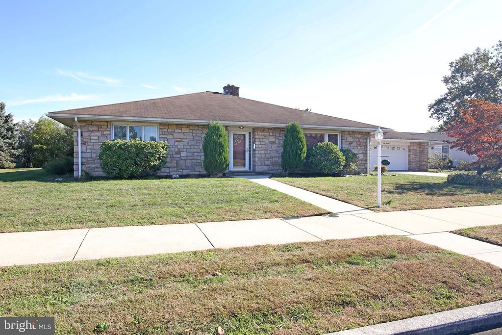 Photo of 814 E Oak Street, PALMYRA, PA 17078 (MLS # PALN2022926)