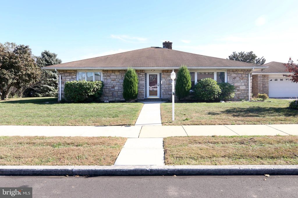 Photo of 814 E Oak Street, PALMYRA, PA 17078 (MLS # PALN2022926)