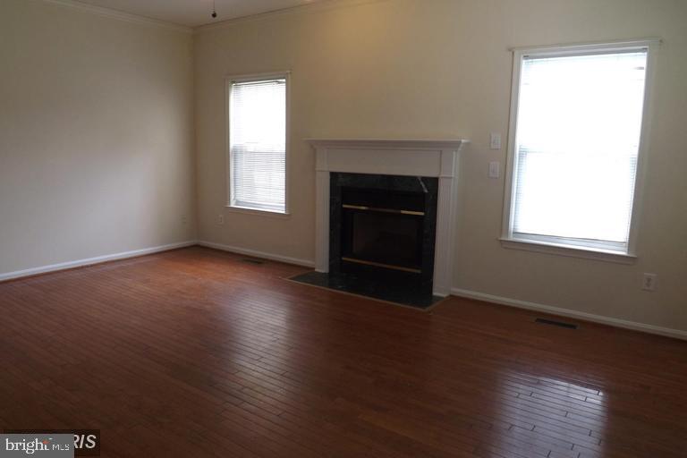 HAMPTON OAKS - Residential Lease