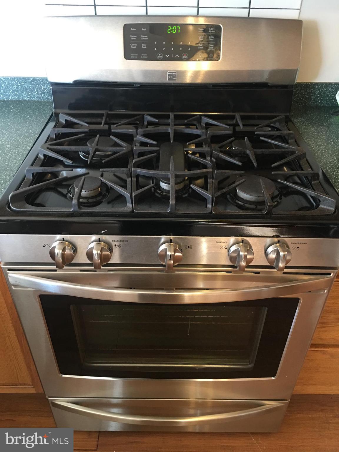 HAMPTON OAKS - Residential Lease