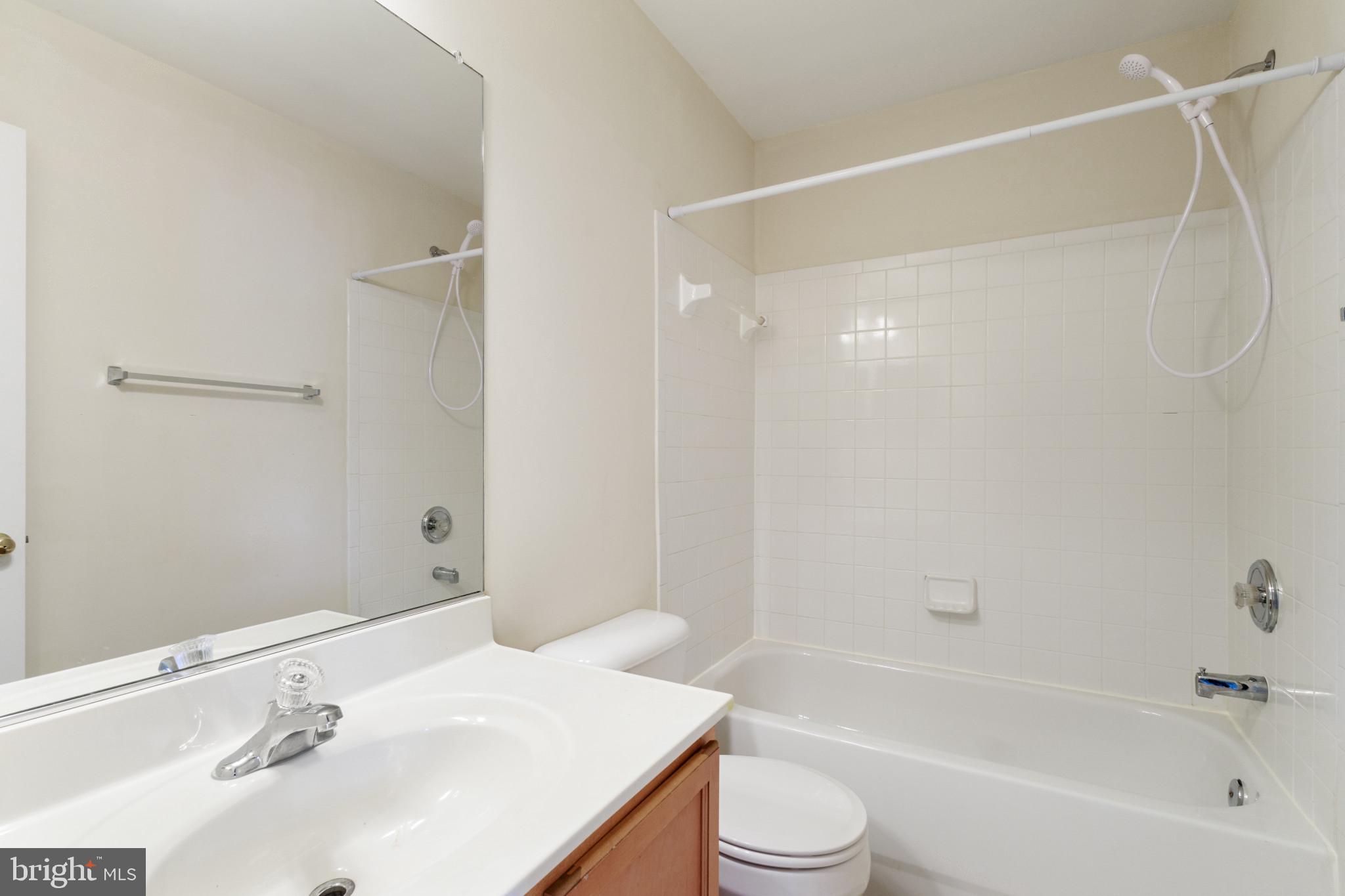 LAFAYETTE VILLAGE - Residential