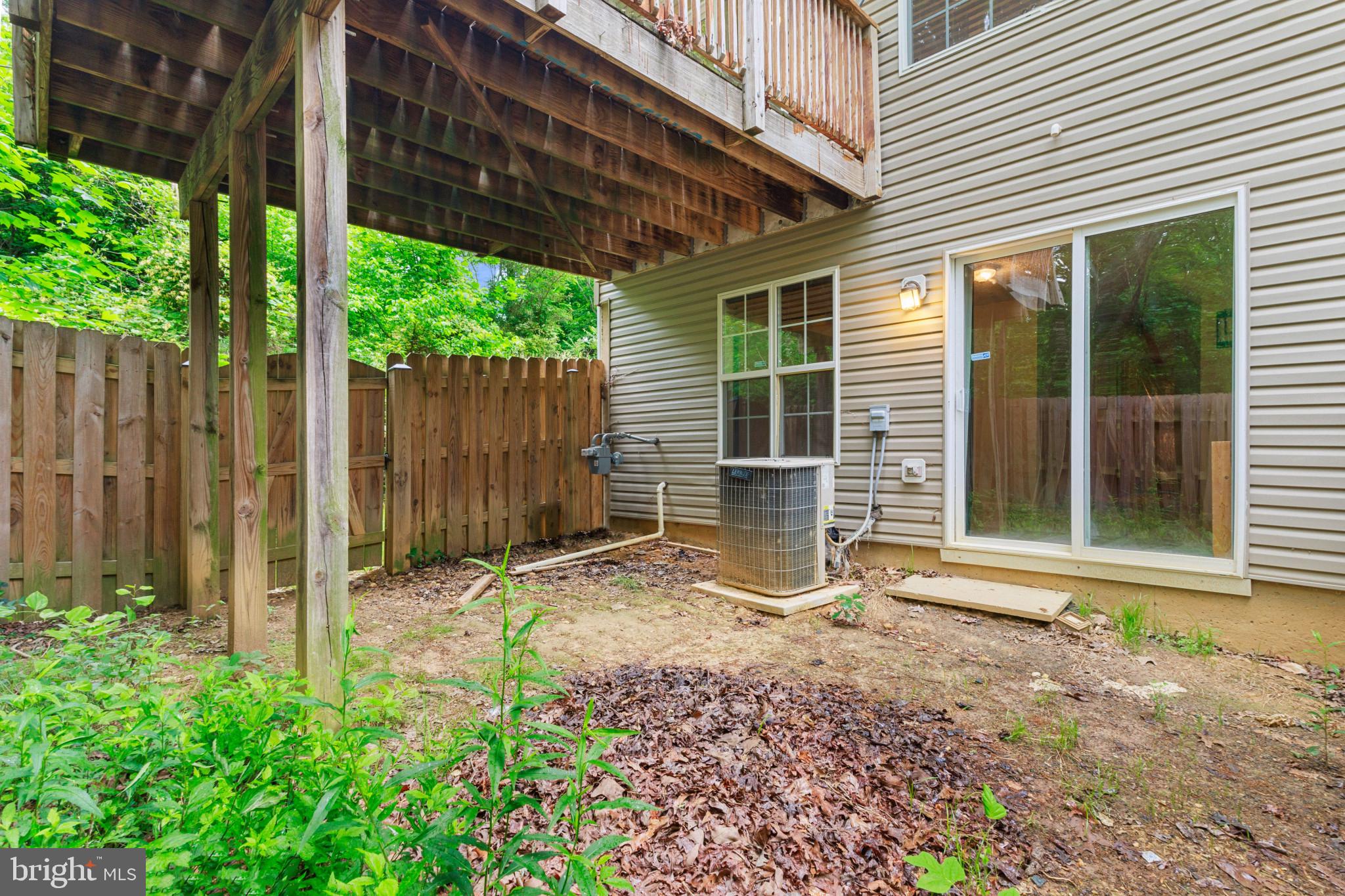 LAFAYETTE VILLAGE - Residential