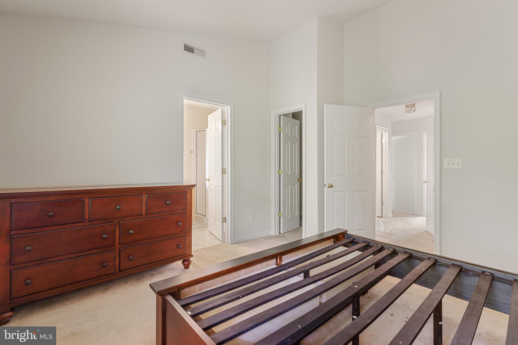 LAFAYETTE VILLAGE - Residential