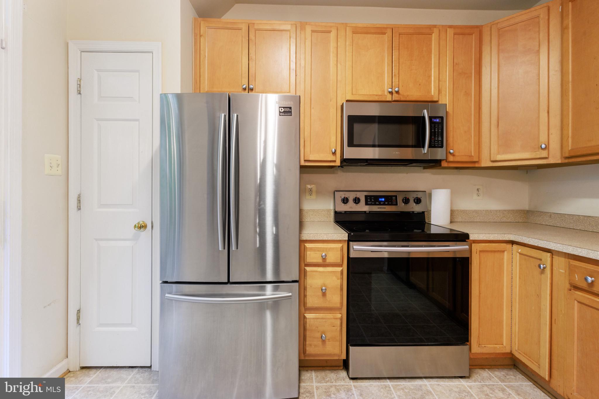 LAFAYETTE VILLAGE - Residential