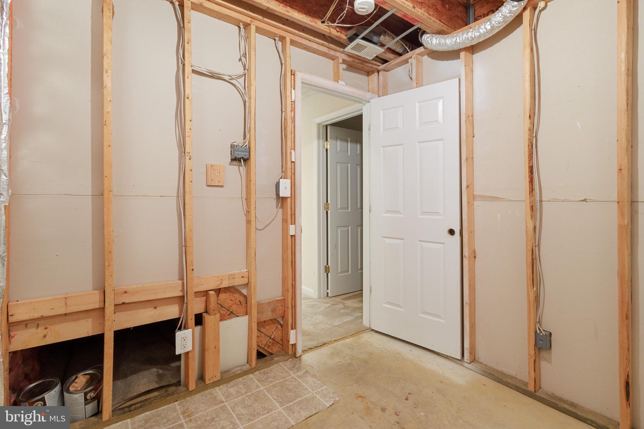 LAFAYETTE VILLAGE - Residential