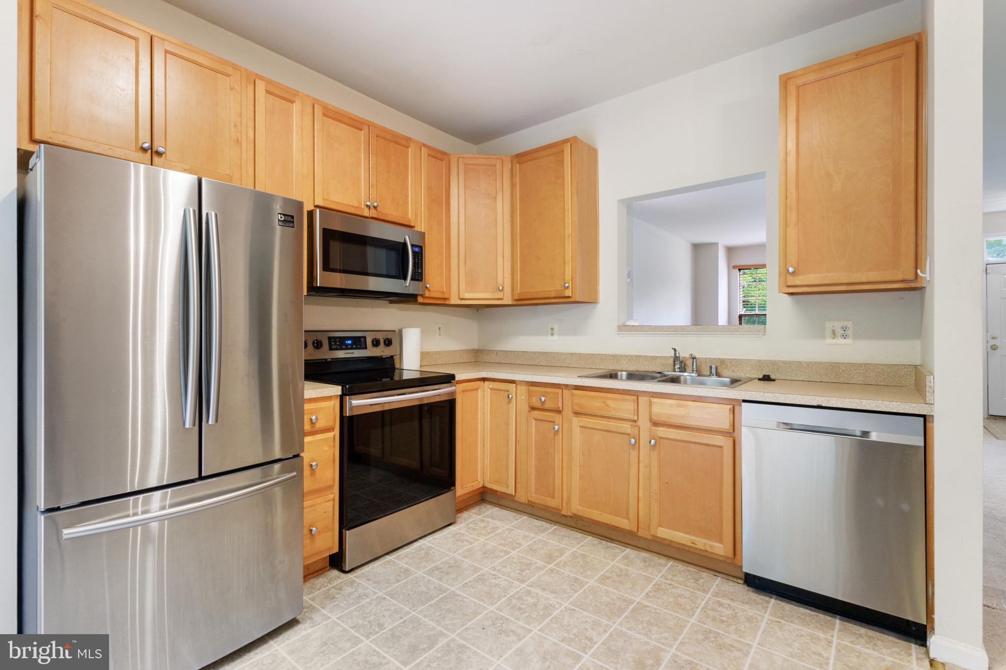 LAFAYETTE VILLAGE - Residential