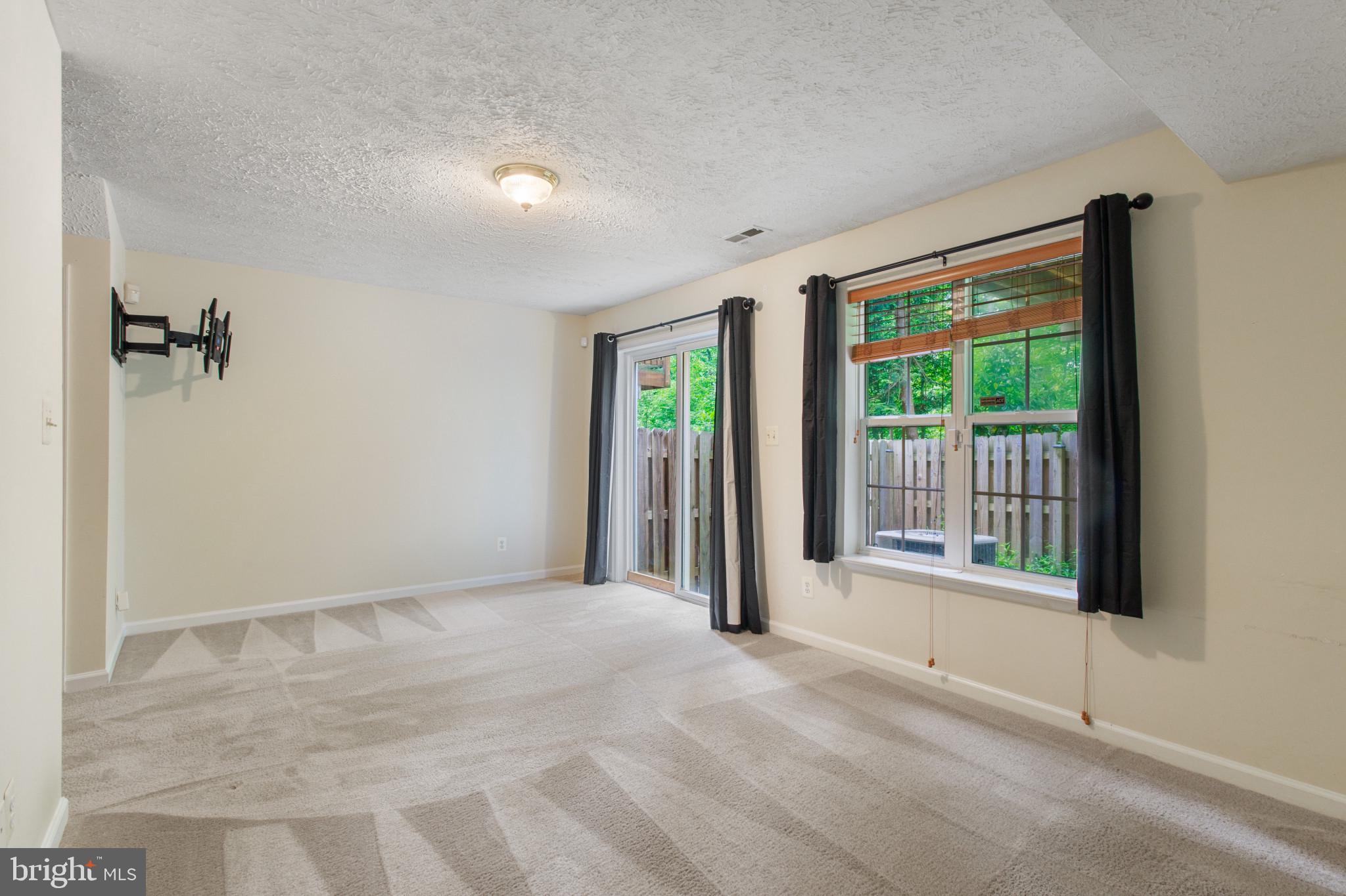 LAFAYETTE VILLAGE - Residential