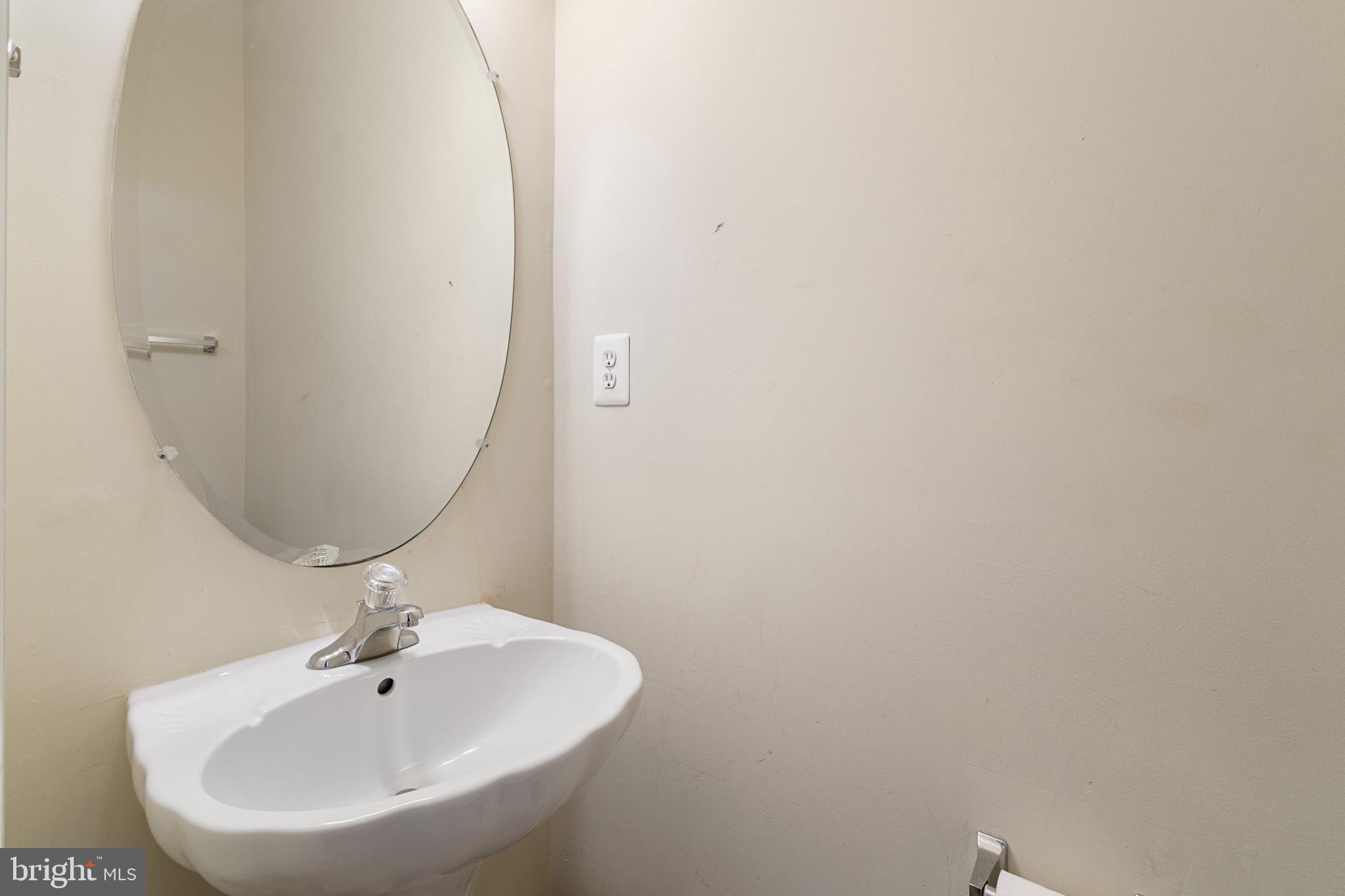 LAFAYETTE VILLAGE - Residential