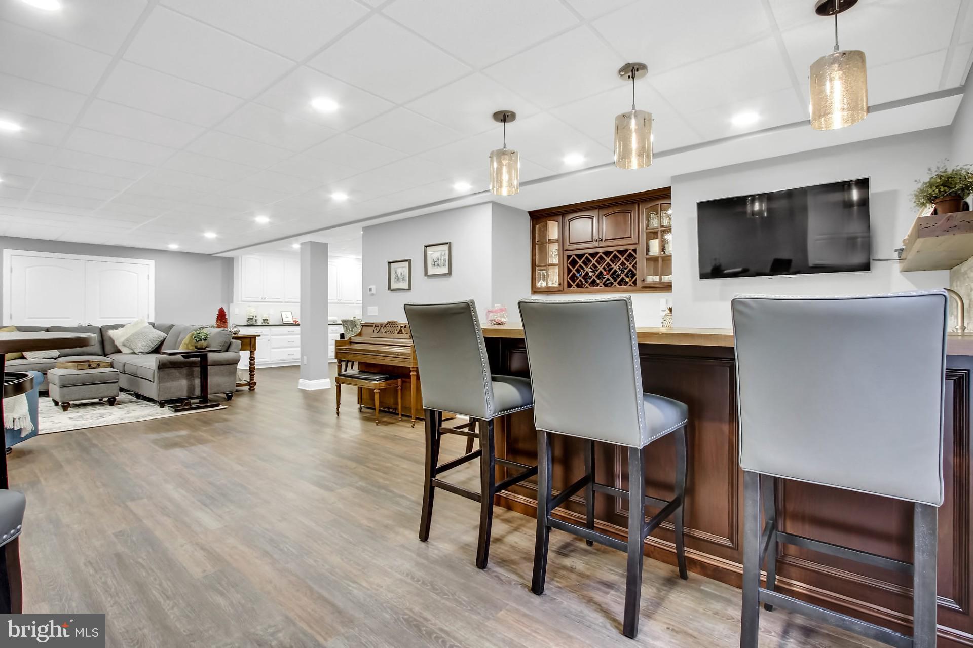 HIGH MEADOW - Residential