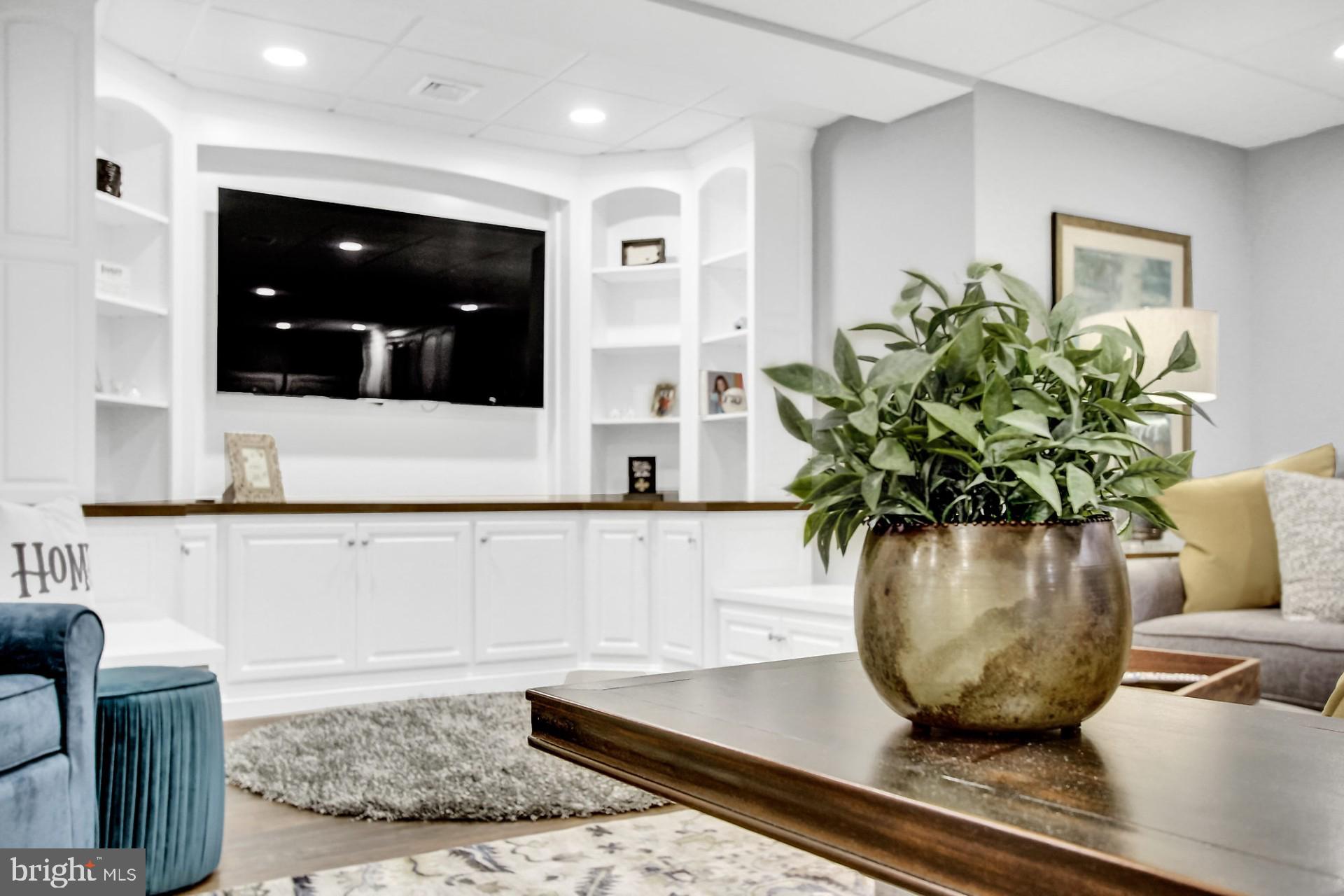 HIGH MEADOW - Residential