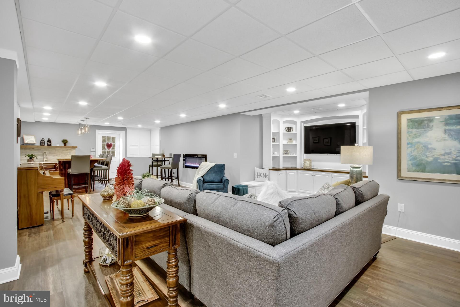 HIGH MEADOW - Residential