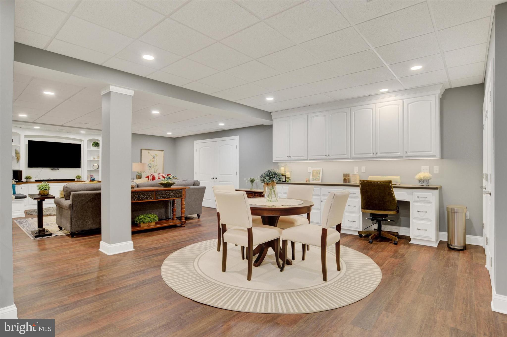 HIGH MEADOW - Residential